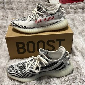 YEEZY BOOST 350 V2 WHITE/CORE BLACK/RED